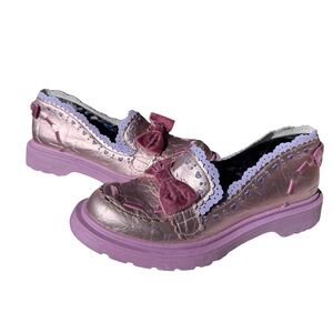 Irregular Choice Pink Metallic Bow Loafers Lavender Scallop Trim US 12 NWOT